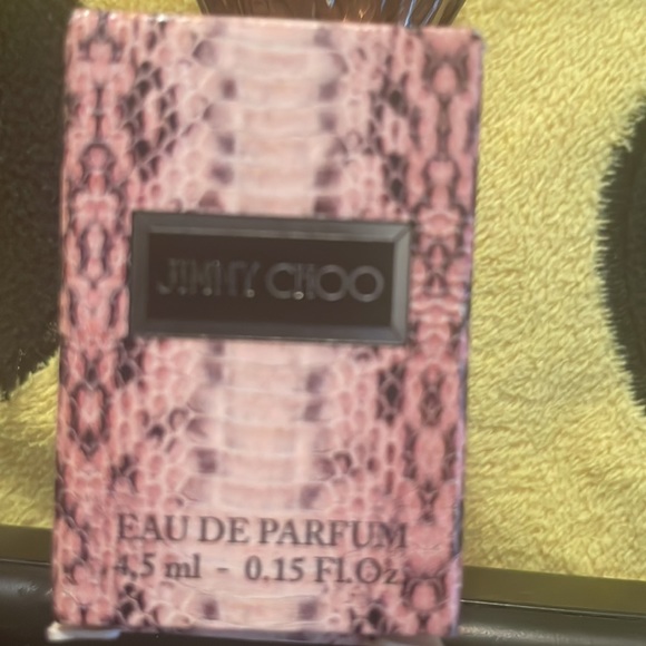 Perfume - Picture 3 of 3